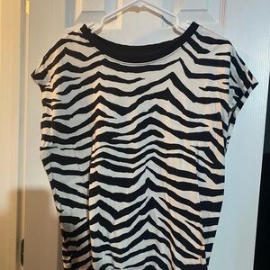 LOFT Black and White Zebra Print Short Sleeve Top
